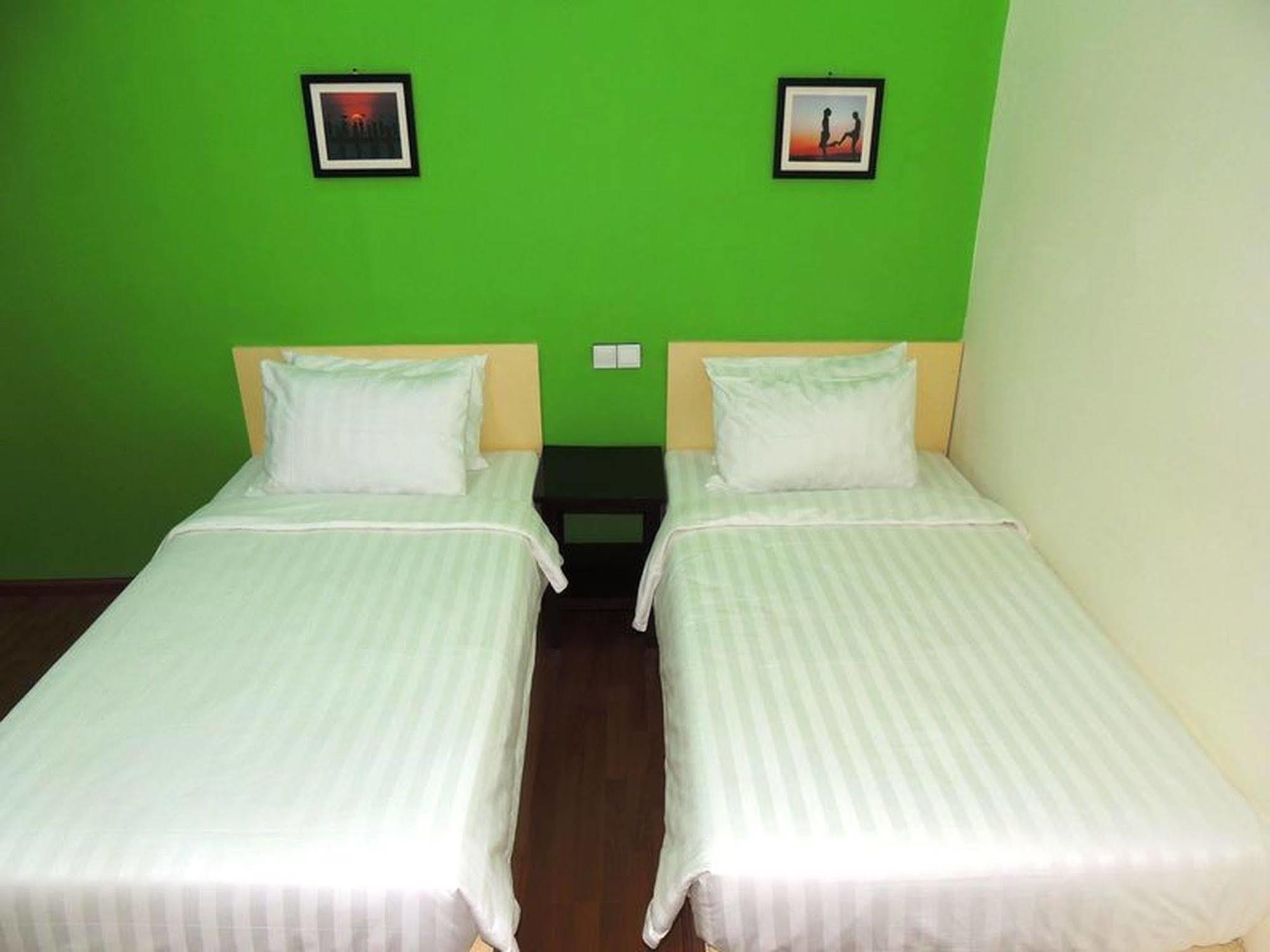 Lotus Bed & Breakfast Yangon Exteriör bild