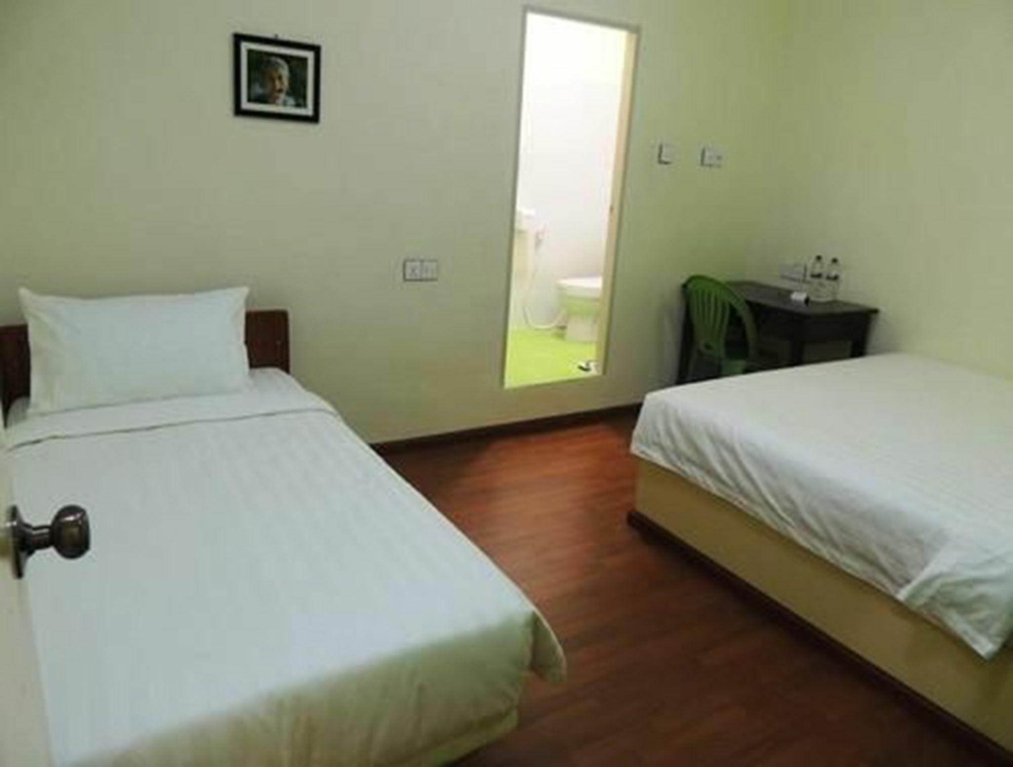 Lotus Bed & Breakfast Yangon Exteriör bild
